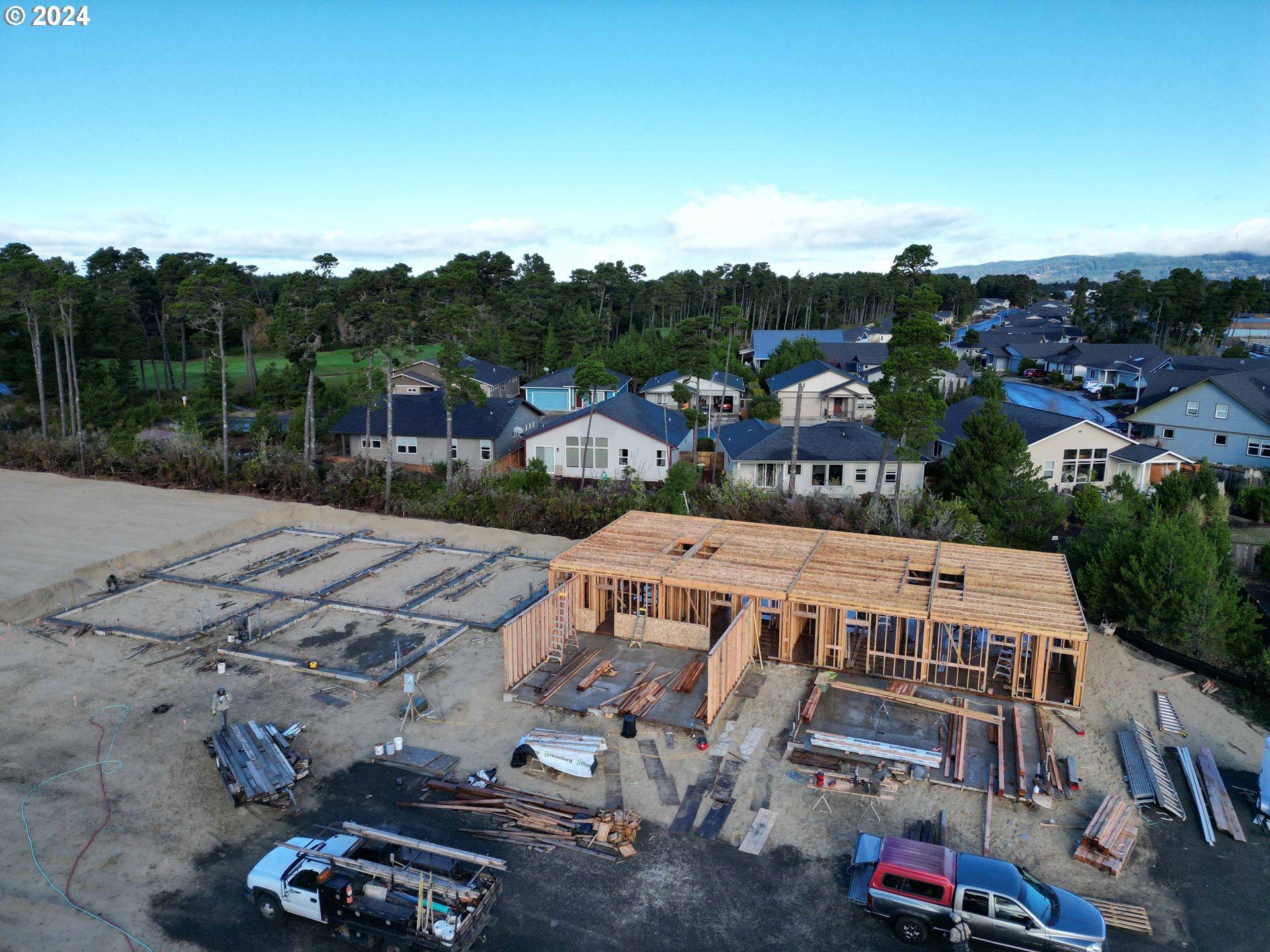 1585 37th Street Florence, OR 97439 - Photo 4 of 48 an aerial view of a city