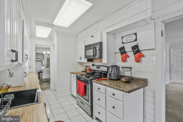 $600,000 | 4928 14th Street South, Arlington, VA 22204