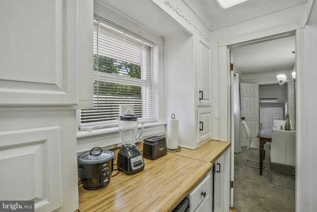 $600,000 | 4928 14th Street South, Arlington, VA 22204