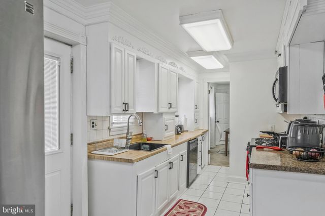 $600,000 | 4928 14th Street South, Arlington, VA 22204