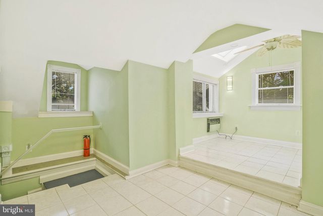 $600,000 | 4928 14th Street South, Arlington, VA 22204