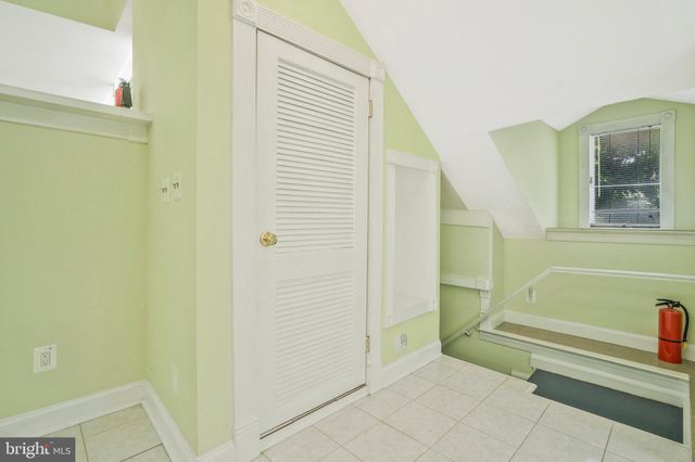 $600,000 | 4928 14th Street South, Arlington, VA 22204