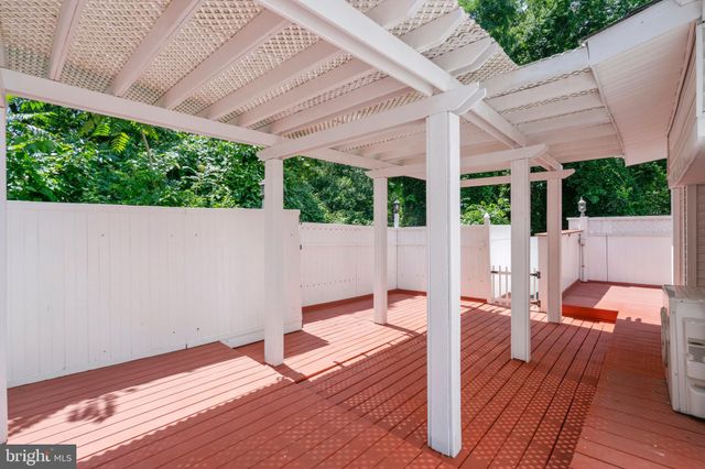 $600,000 | 4928 14th Street South, Arlington, VA 22204