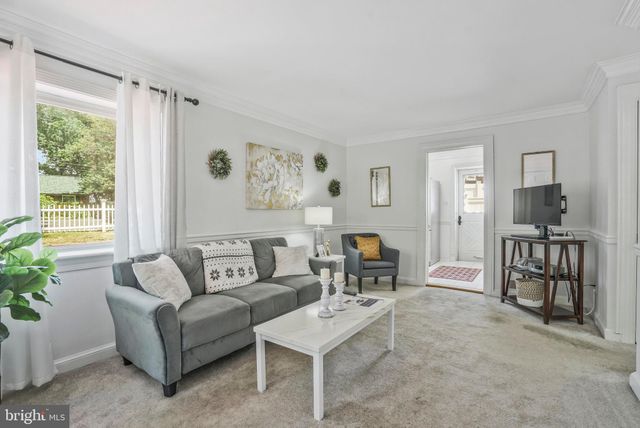 $600,000 | 4928 14th Street South, Arlington, VA 22204