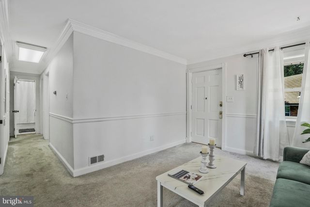 $600,000 | 4928 14th Street South, Arlington, VA 22204