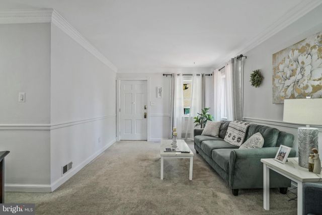 $600,000 | 4928 14th Street South, Arlington, VA 22204