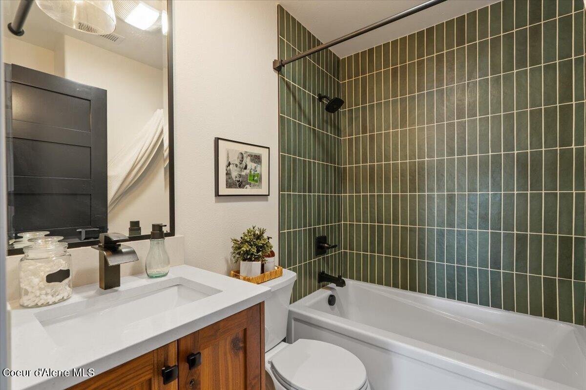 357 East David Thompson Road Hope, ID 83836 - Photo 24 of 47 063-Full Bath