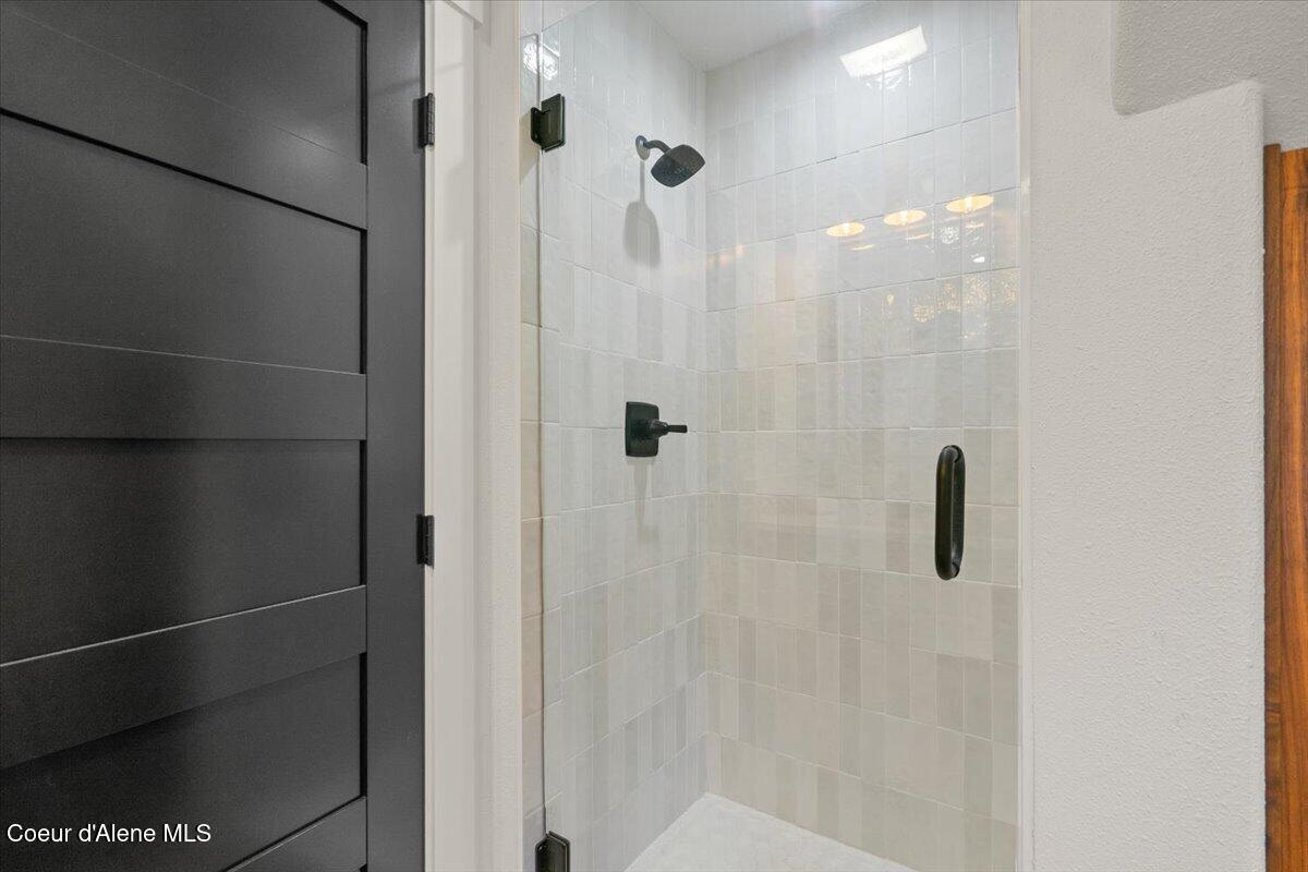 357 East David Thompson Road Hope, ID 83836 - Photo 30 of 47 055-Full Bath