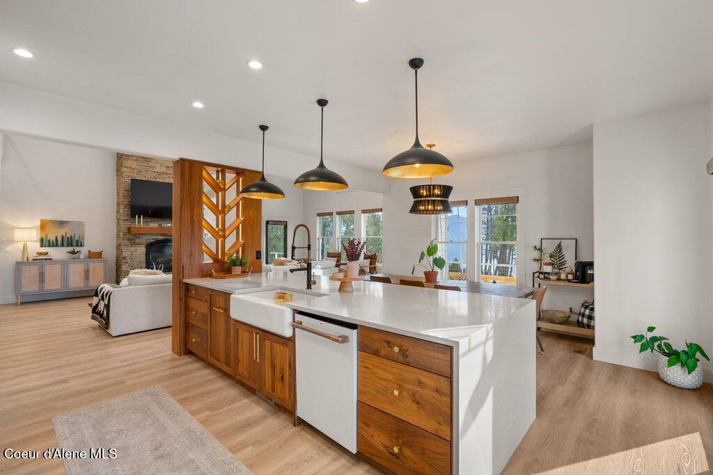 357 East David Thompson Road Hope, ID 83836 - Photo 8 of 47 035-KitchenED