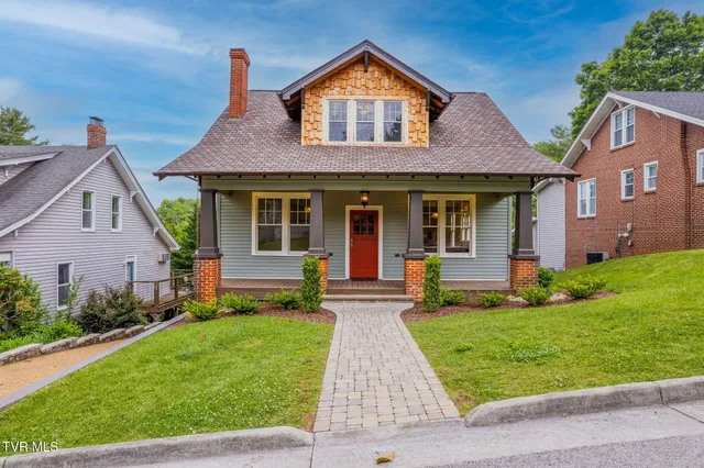 $699,900 | 263 Oak Hill Street Northeast, Abingdon, VA 24210
