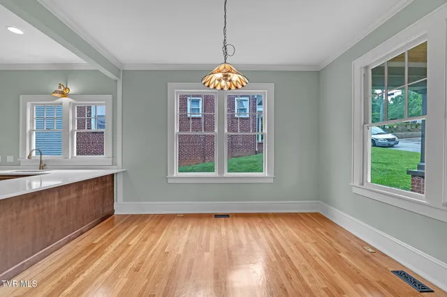 $699,900 | 263 Oak Hill Street Northeast, Abingdon, VA 24210