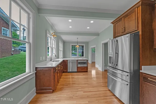 $699,900 | 263 Oak Hill Street Northeast, Abingdon, VA 24210