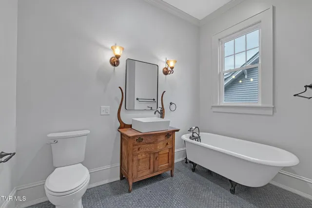 $699,900 | 263 Oak Hill Street Northeast, Abingdon, VA 24210