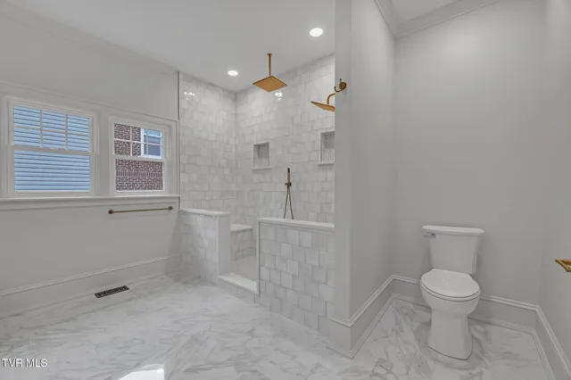 $699,900 | 263 Oak Hill Street Northeast, Abingdon, VA 24210