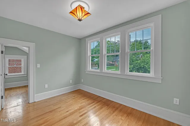 $699,900 | 263 Oak Hill Street Northeast, Abingdon, VA 24210