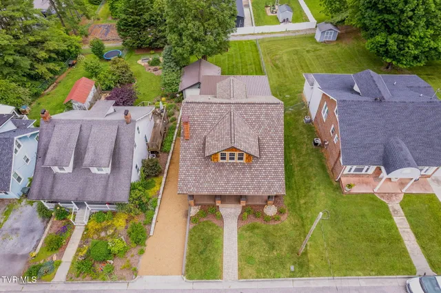 $699,900 | 263 Oak Hill Street Northeast, Abingdon, VA 24210