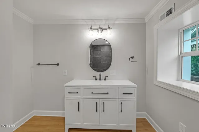 $699,900 | 263 Oak Hill Street Northeast, Abingdon, VA 24210