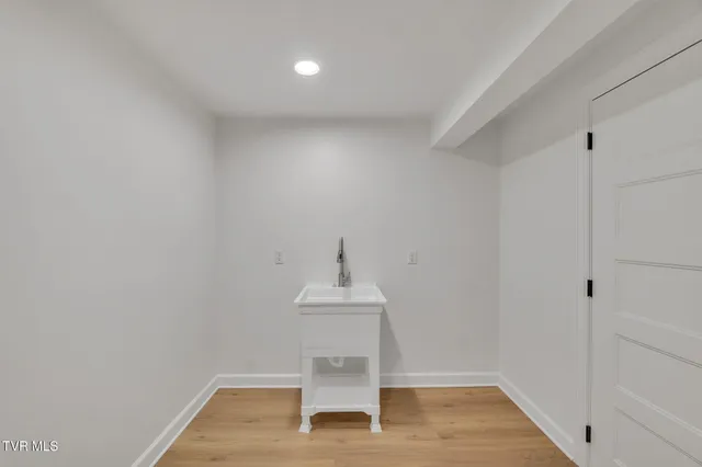 $699,900 | 263 Oak Hill Street Northeast, Abingdon, VA 24210