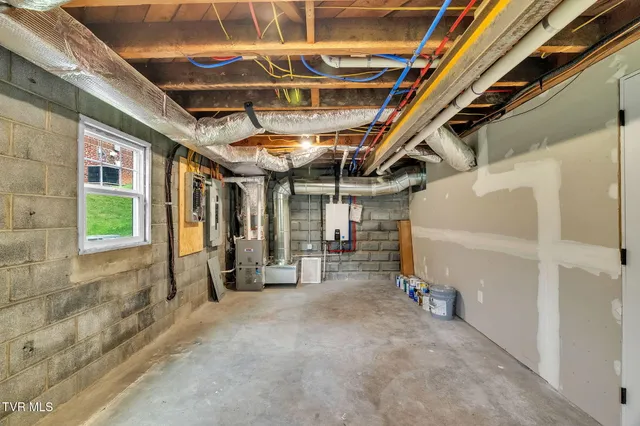 $699,900 | 263 Oak Hill Street Northeast, Abingdon, VA 24210