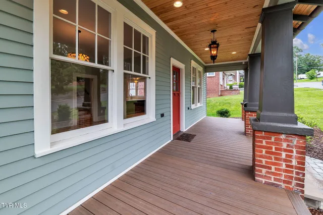 $699,900 | 263 Oak Hill Street Northeast, Abingdon, VA 24210