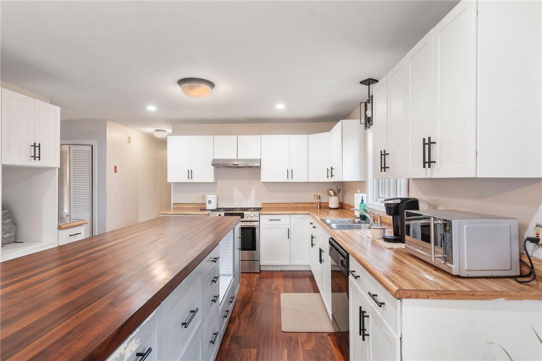 837 E Road Tiverton, RI 02878 - Photo 4 of 30