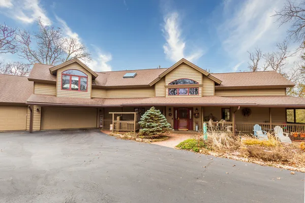 $749,900 | 15 Talisman, Galena, IL 61036