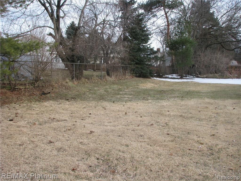 237 South Baldwin Road Oxford, MI 48371 - Photo 5 of 46 big lot