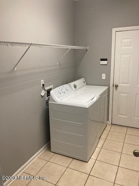 321 Stonehurst Parkway St. Augustine, FL 32092 - Photo 15 of 39 a utility room with a window