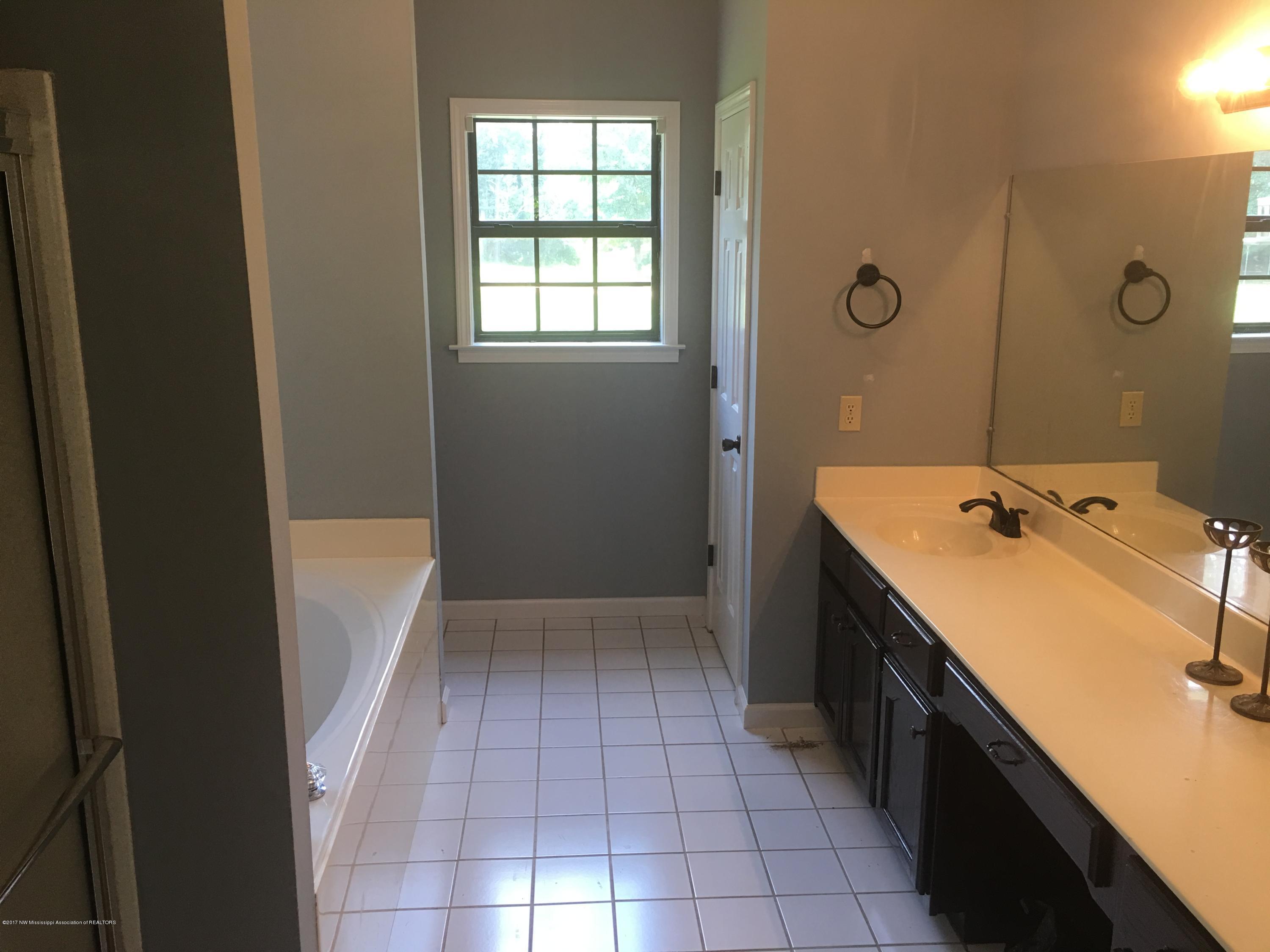 340 Oakley Road Senatobia, MS 38668 - Photo 27 of 53 340 Oakley 13