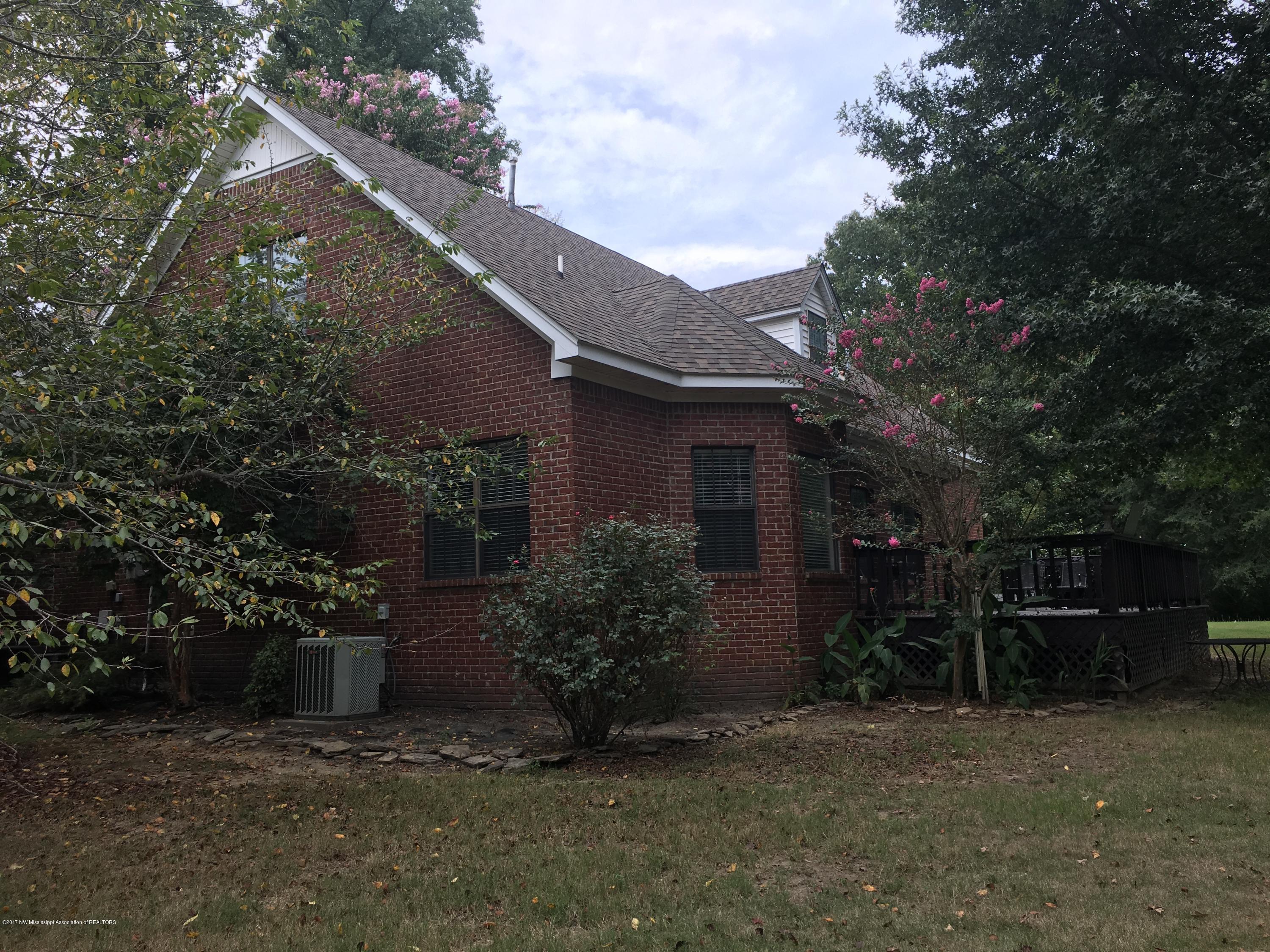 340 Oakley Road Senatobia, MS 38668 - Photo 42 of 53 oakley 34