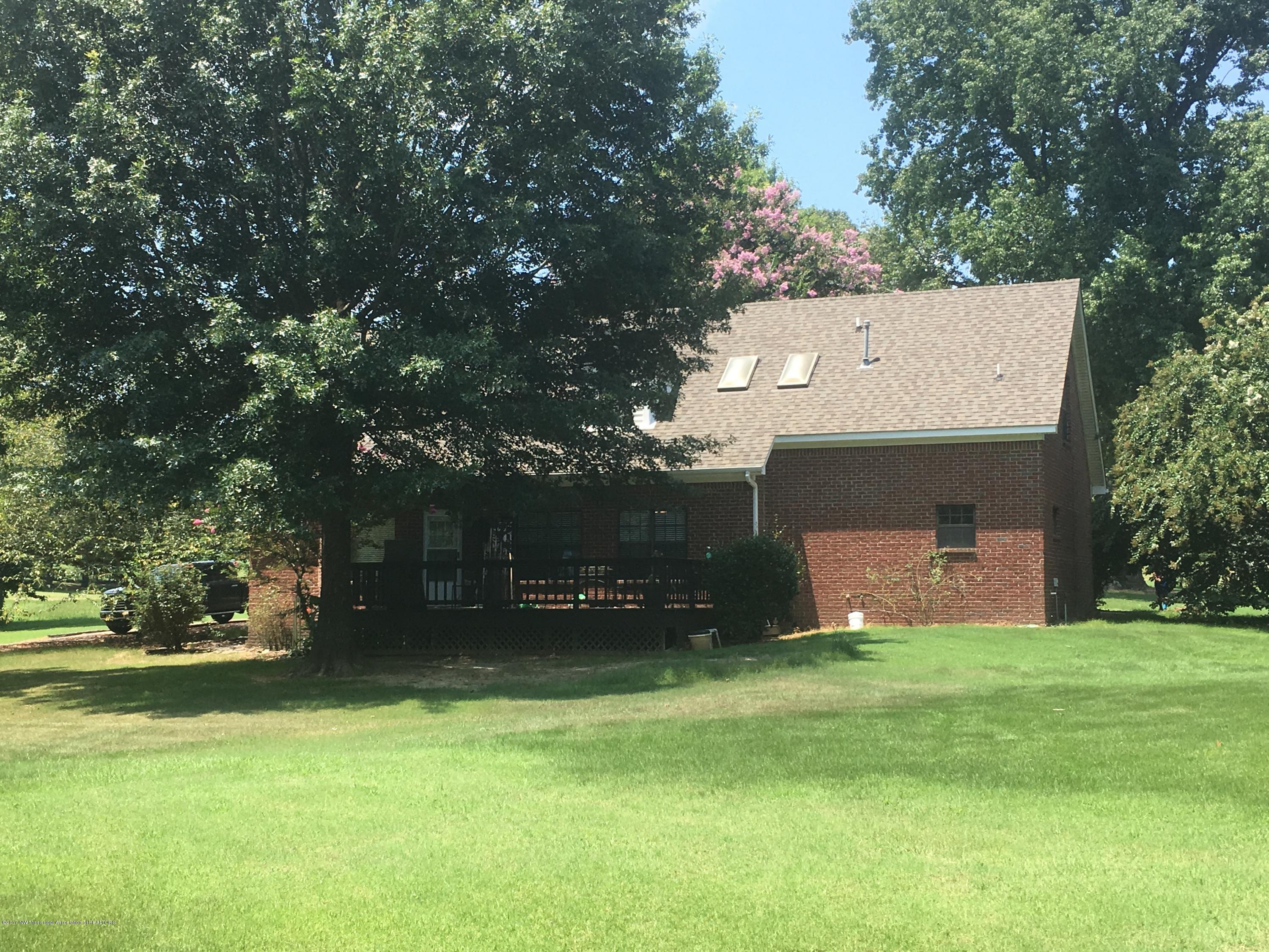 340 Oakley Road Senatobia, MS 38668 - Photo 48 of 53 340 Oakley 2