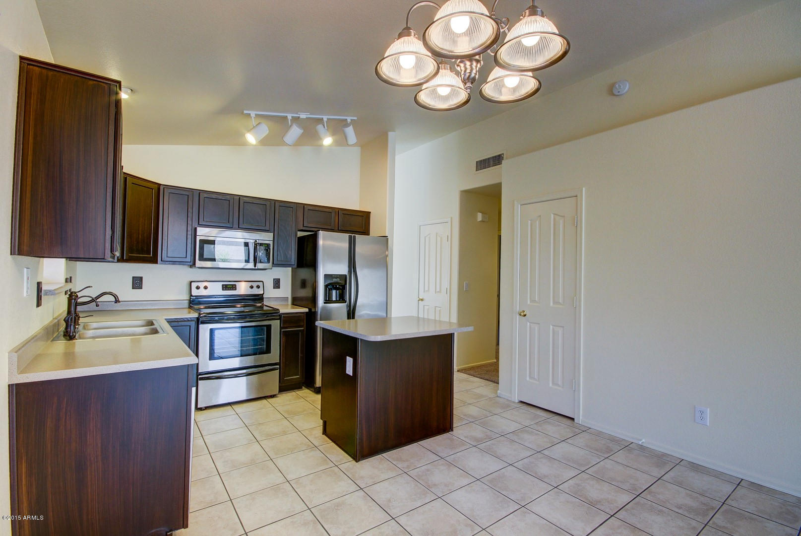 4830 East Mossman Road Phoenix, AZ 85054 - Photo 8 of 39 Mossman (15)