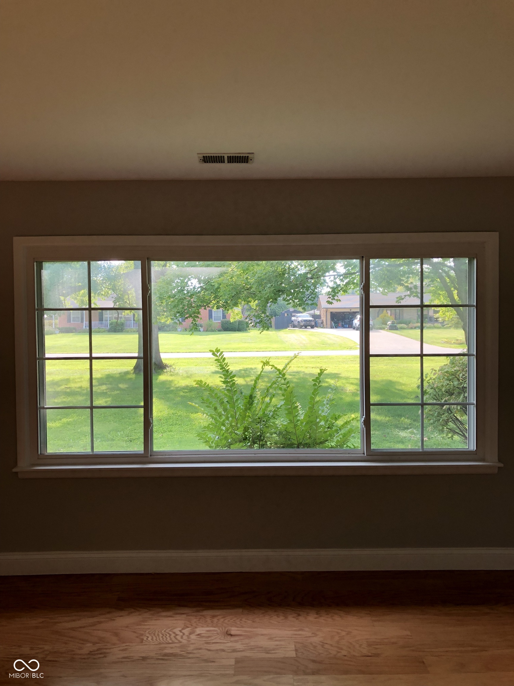 6347 Breamore Road Indianapolis, IN 46220 - Photo 8 of 32 Gallery Image 8