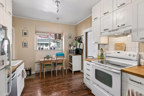 $325,000 | 1919 Como Avenue Southeast, Minneapolis, MN 55414