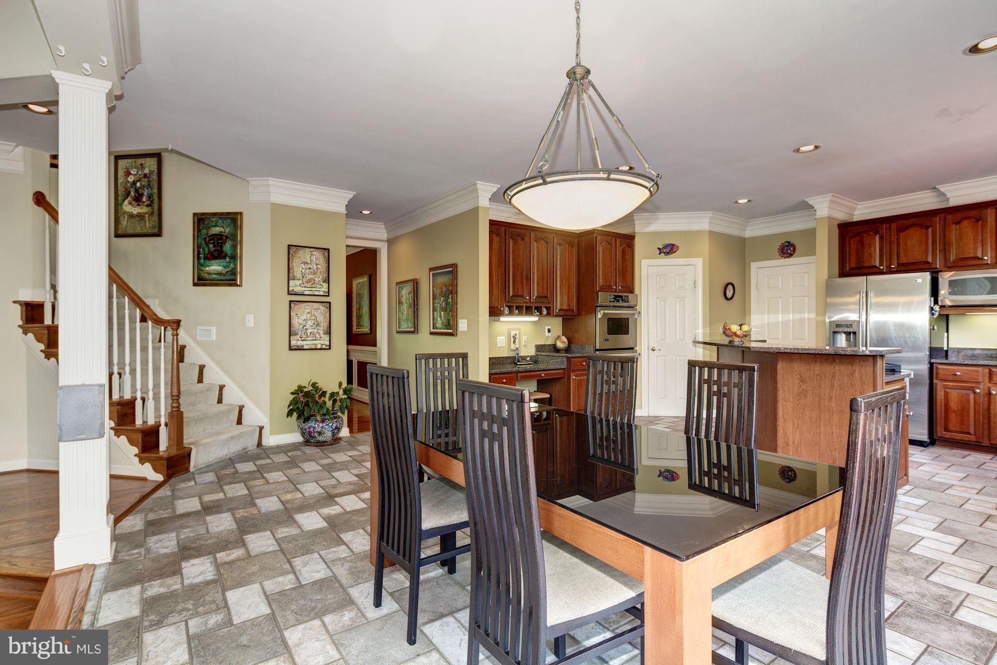 25103 Vista Ridge Road Laytonsville, MD 20882 - Photo 19 of 29 Spacious Kitchen with wonderful upgrades