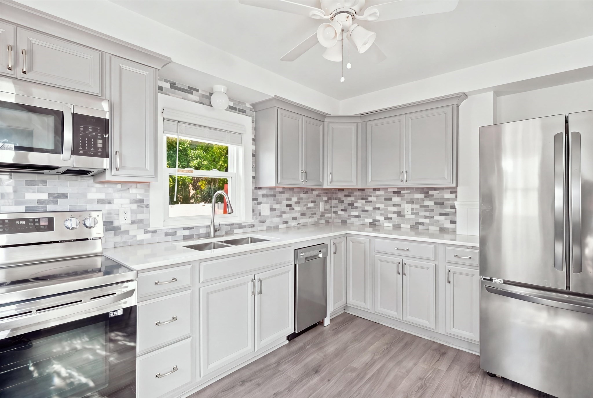 166 Sandwich Road Wareham, MA 02571 - Photo 4 of 33 Gallery Image 4