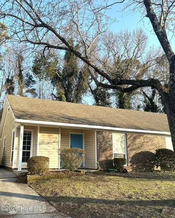 $1,300 | 721 Varsity Drive, Wilmington, NC 28403