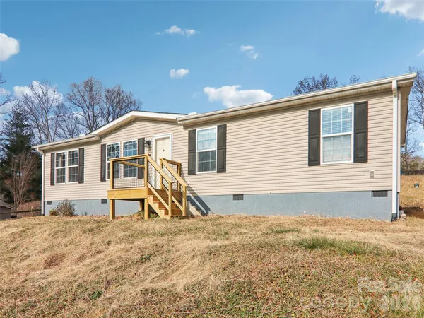 $305,000 | 3195 North Clear Creek Road, Hendersonville, NC 28792