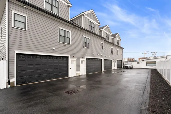 $849,000 | 472 Main Street, Unit C, Wakefield, MA 01880