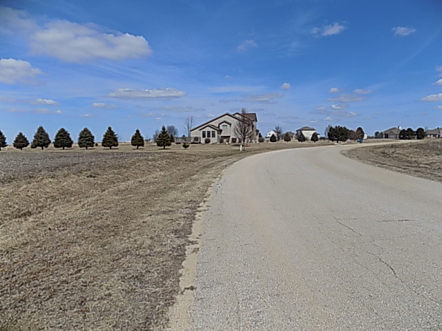 1460 North 3025th Road Ottawa, IL 61350 - Photo 2 of 6