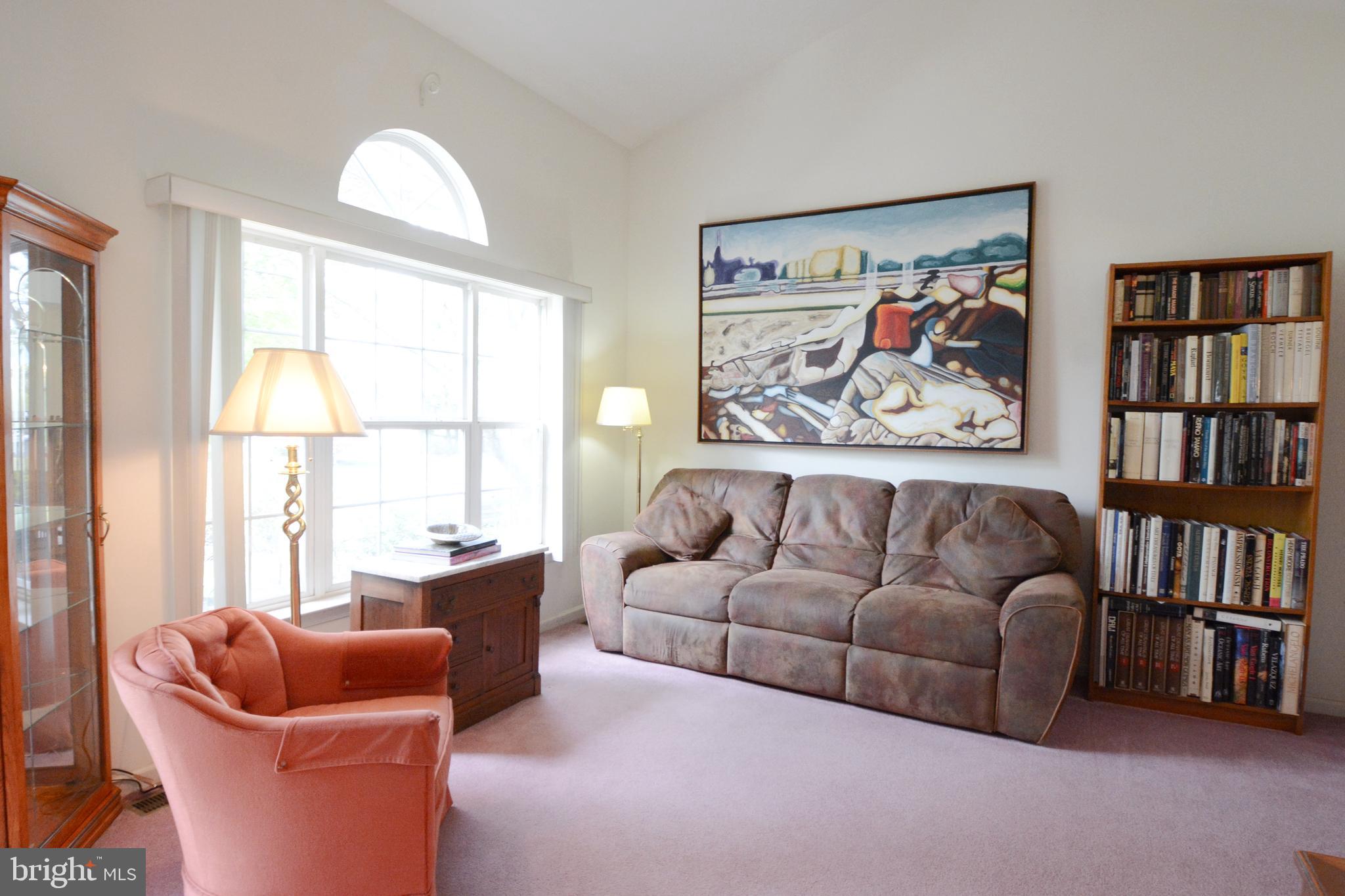 12 Hunters Lane Telford, PA 18969 - Photo 16 of 55 Living Room