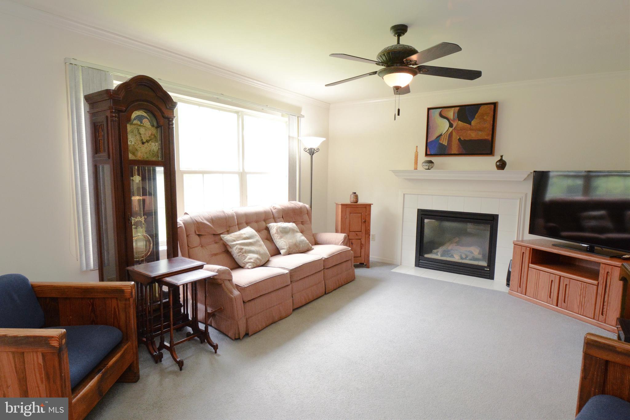 12 Hunters Lane Telford, PA 18969 - Photo 32 of 55 Family Room