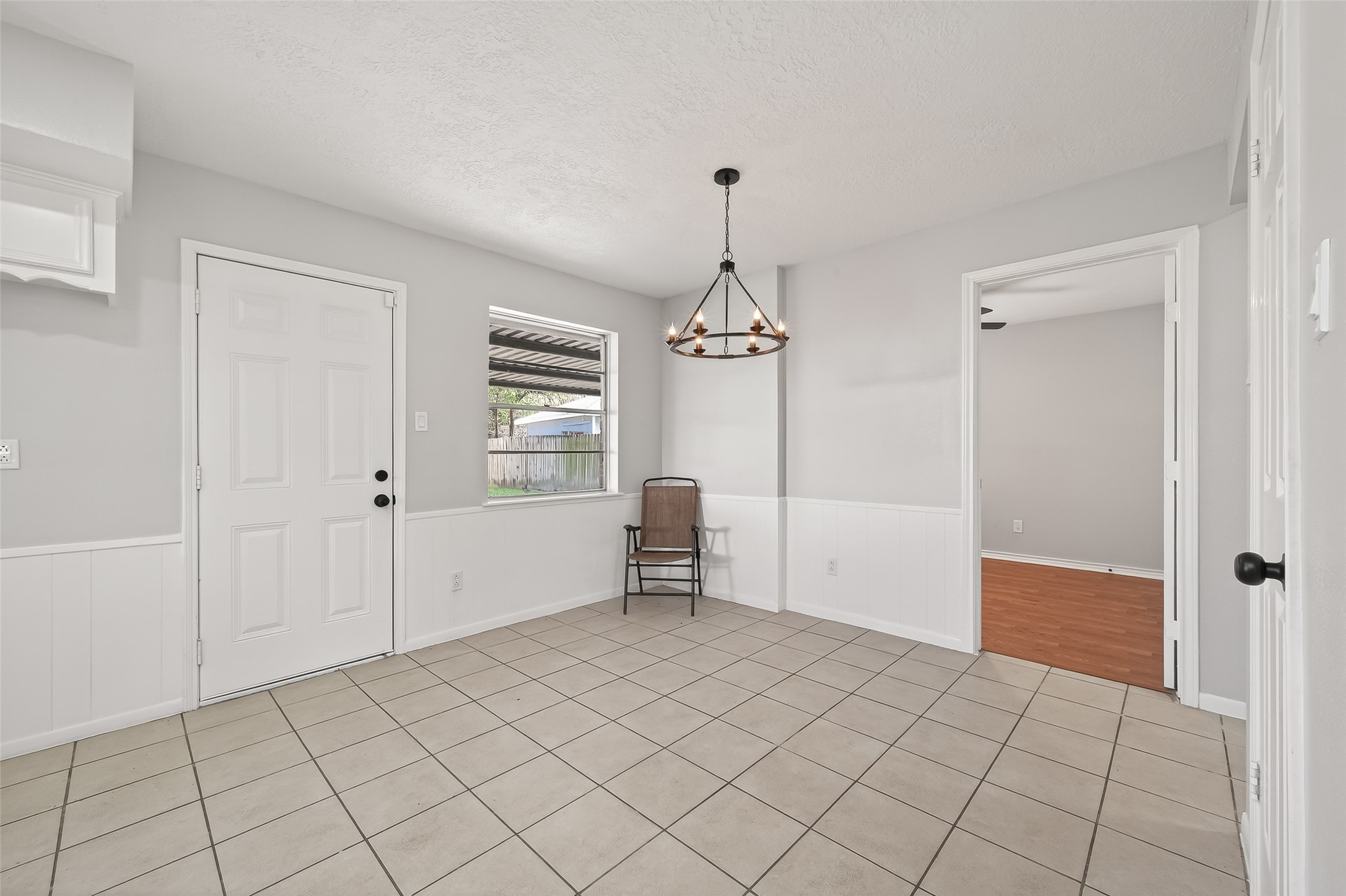 21710 Rotherham Drive Spring, TX 77388 - Photo 11 of 49 an empty room with windows and closet