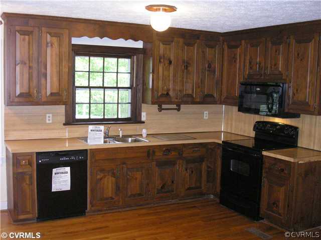 2215 Village Pool Road Powhatan, VA 23139 - Photo 5 of 12 Kitchen