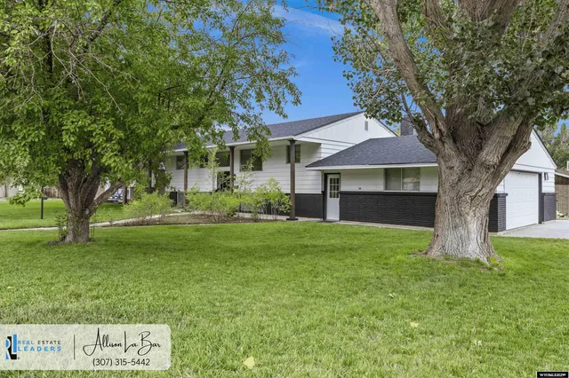 $379,900 | 3250 East 12th Street, Casper, WY 82609