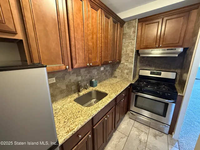 $84,000 | 1100 Clove Road, Unit 7F | Silver Lake