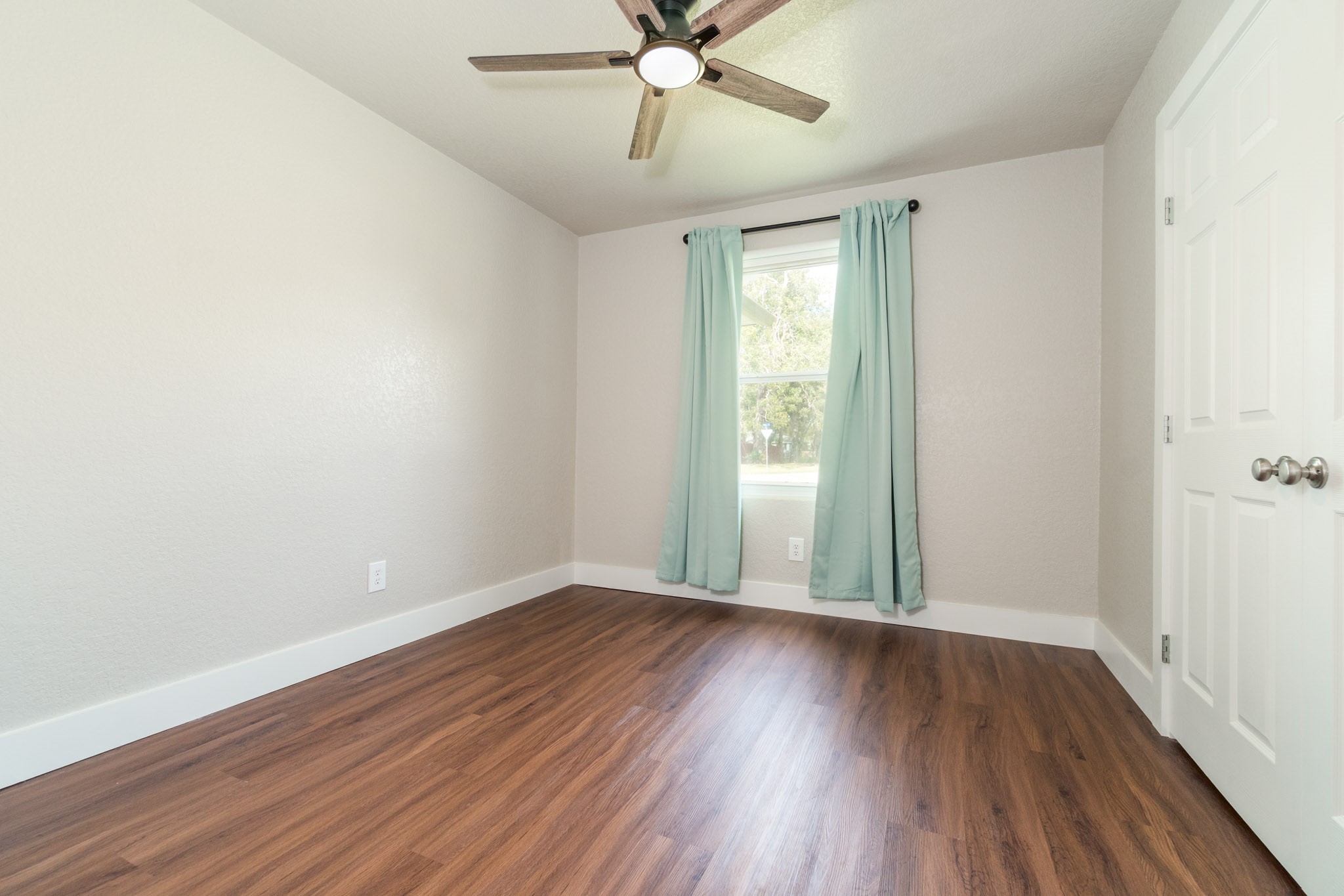 609 Pine Street Sweeny, TX 77480 - Photo 10 of 22 Secondary Bedroom #2