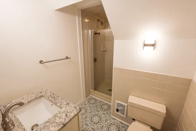 $2,300 | 369 Savin Hill Avenue, Unit 3, Boston, MA 02125