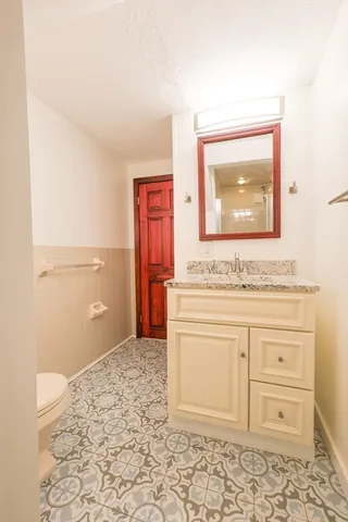 $2,300 | 369 Savin Hill Avenue, Unit 3, Boston, MA 02125