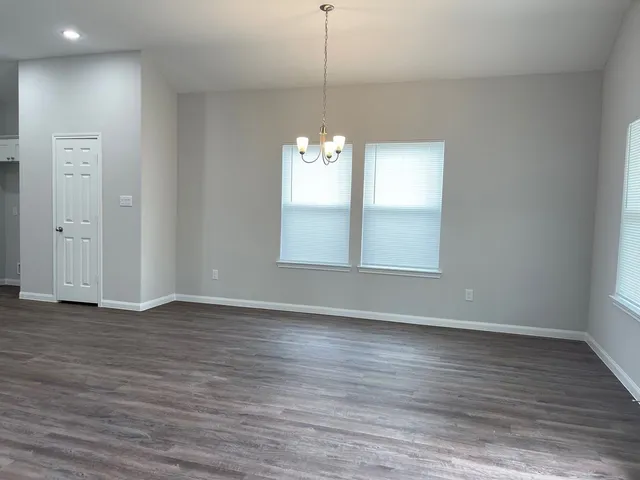 $1,595 | 227 County Road 5017, Cleveland, TX 77327